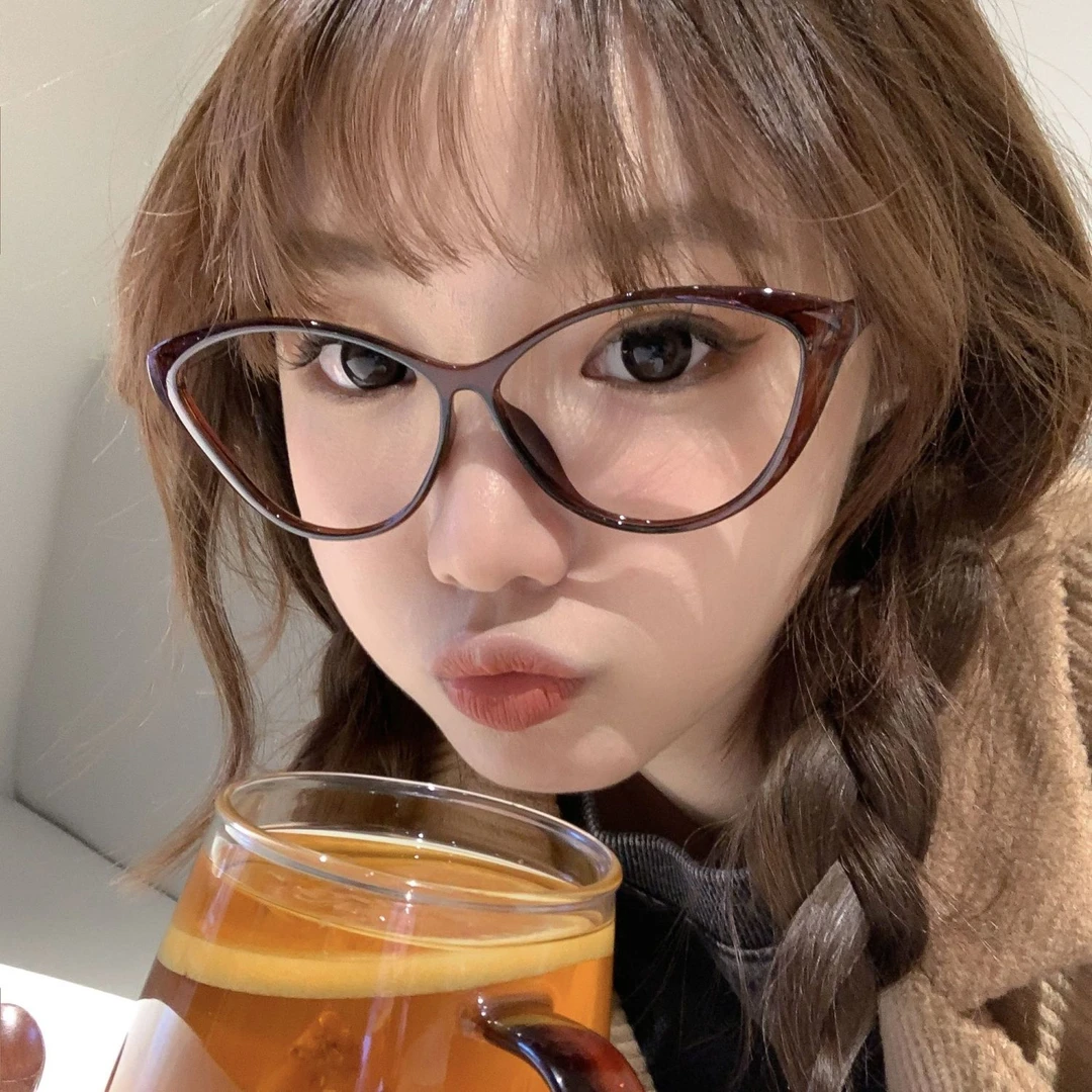 复古三角猫眼近视眼镜框女款可配度数素颜超轻防蓝光平光眼镜架潮