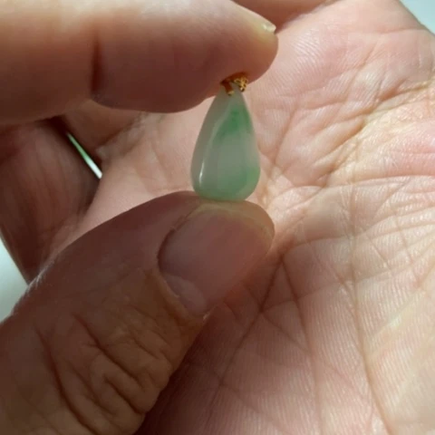 翡翠颈饰18K金镶嵌卡15.8*9.2×3