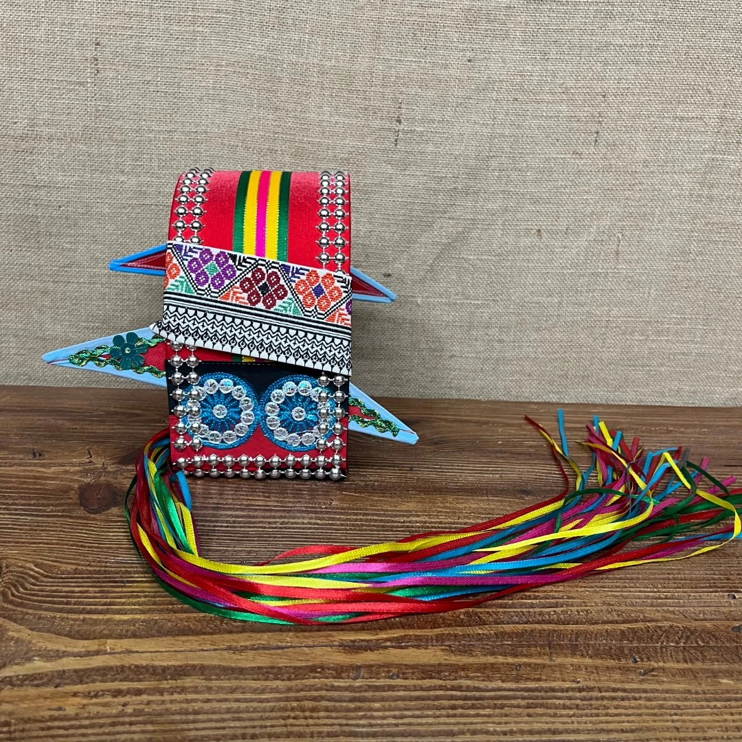 昂卡赛诺彝族女童包头