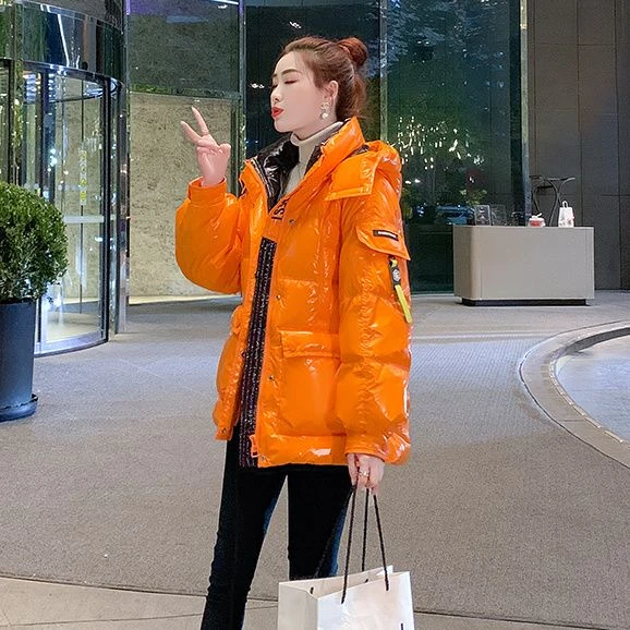 清廷心亮面羽绒服女2023年新款冬季爆款时尚洋气免洗桔色保暖外套