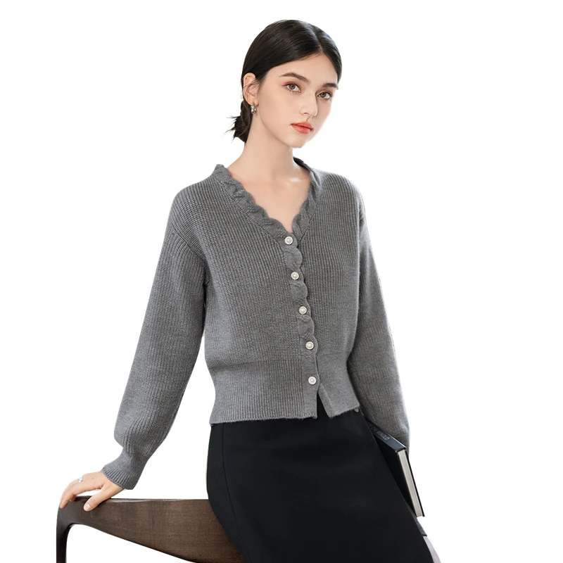 她池2024秋装新款女装麻花边韩系温柔风宽松V领针织衫T43X5209Z