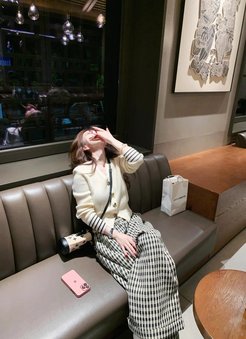 2025早秋季新款温柔风穿搭针织开衫上衣搭配格纹阔腿裤显瘦两件套