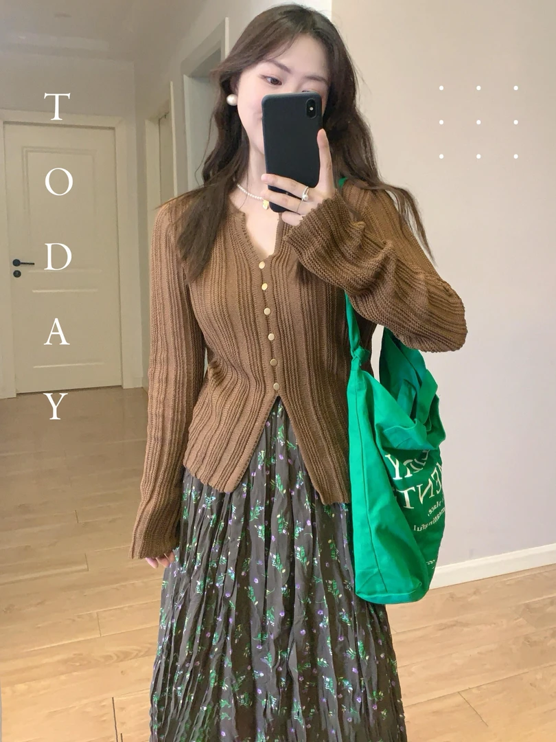 2024入秋搭配一整套韩系氛围感穿搭复古棕色针织开衫半身裙两件套