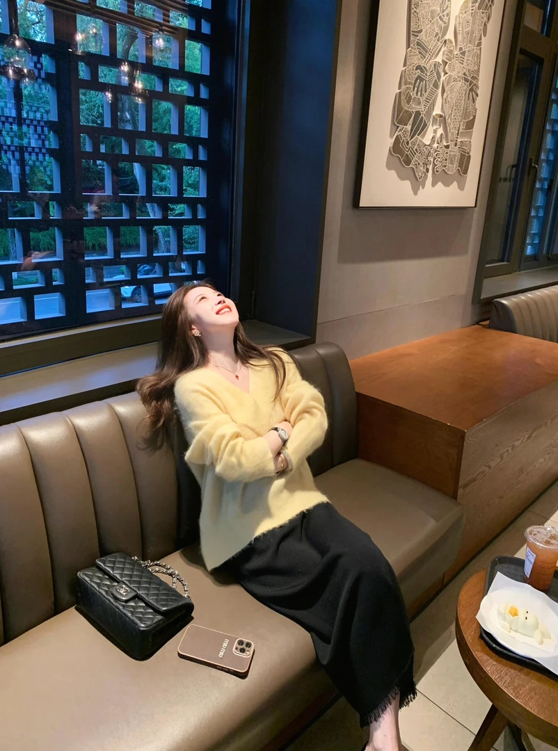 法式黄色小香风上衣女2024秋季搭配茶系穿搭高级小众半身裙两件套