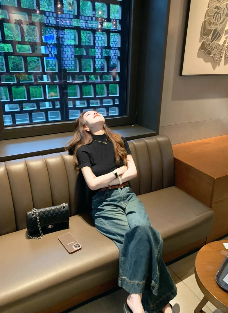 2025夏季新款时尚穿搭修身显瘦纯色百搭T恤上衣高腰牛仔阔腿裤女