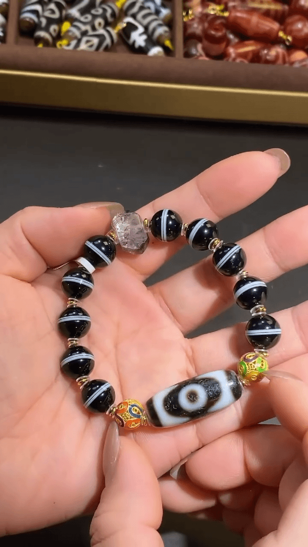 【闪购商品】玛瑙/玉髓手串未镶嵌猫三手串