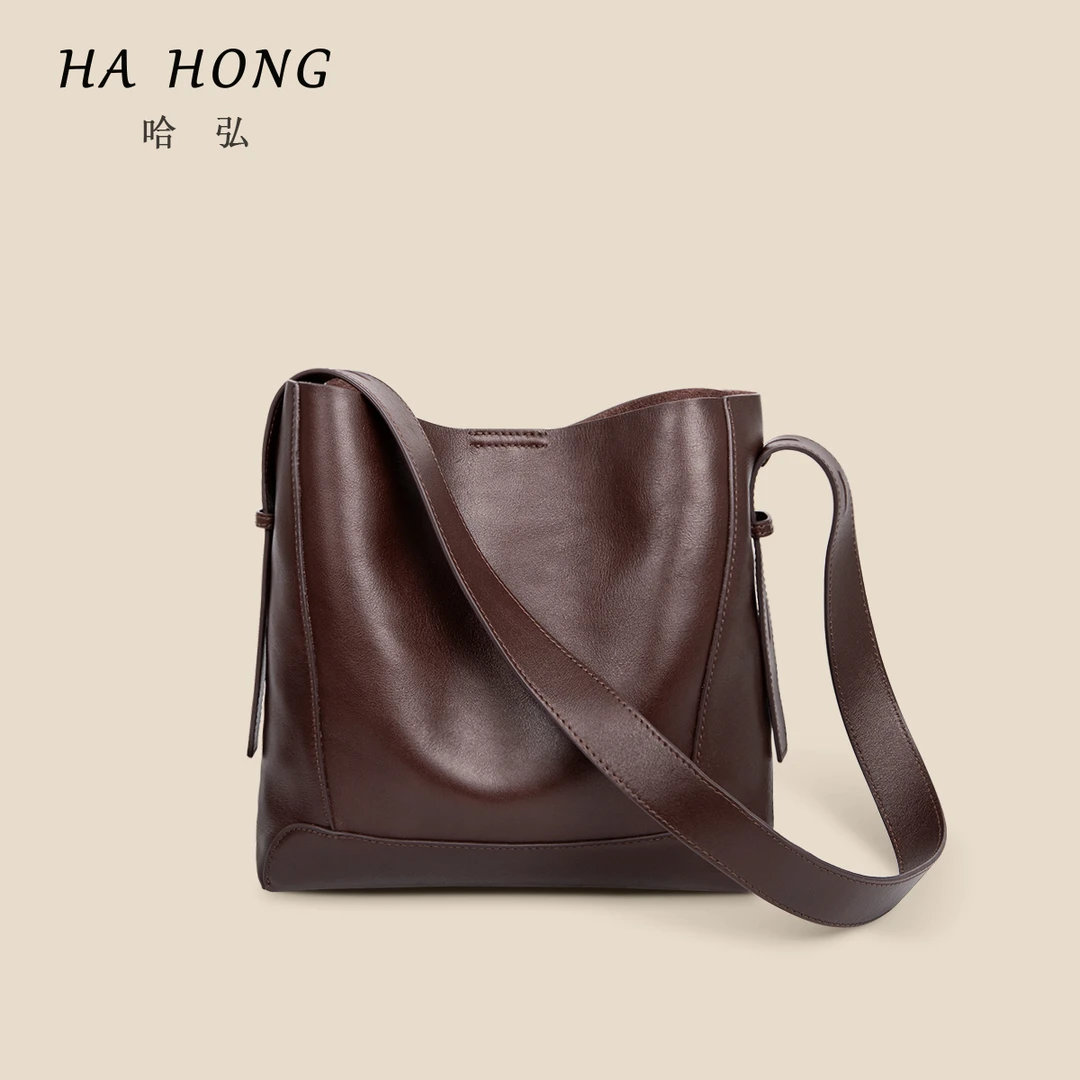哈弘秋冬新款植鞣牛皮大容量水桶包流年头层牛皮高级感单肩斜挎包