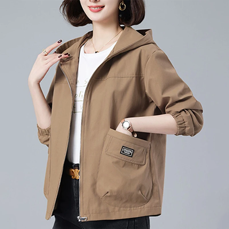 休闲大码宽松连帽女士短外套2025春秋新款中老年妈妈装减龄夹克