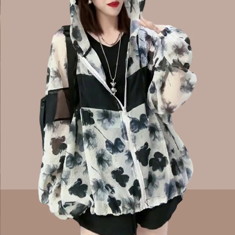 2025夏季薄款外套女时尚碎花拼接连帽防晒衣植物印花复古开衫外套