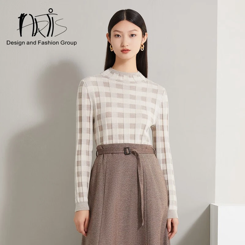 雅迪斯ARTIS女装 纯绵羊毛中高领格纹针织衫AR5323025-104