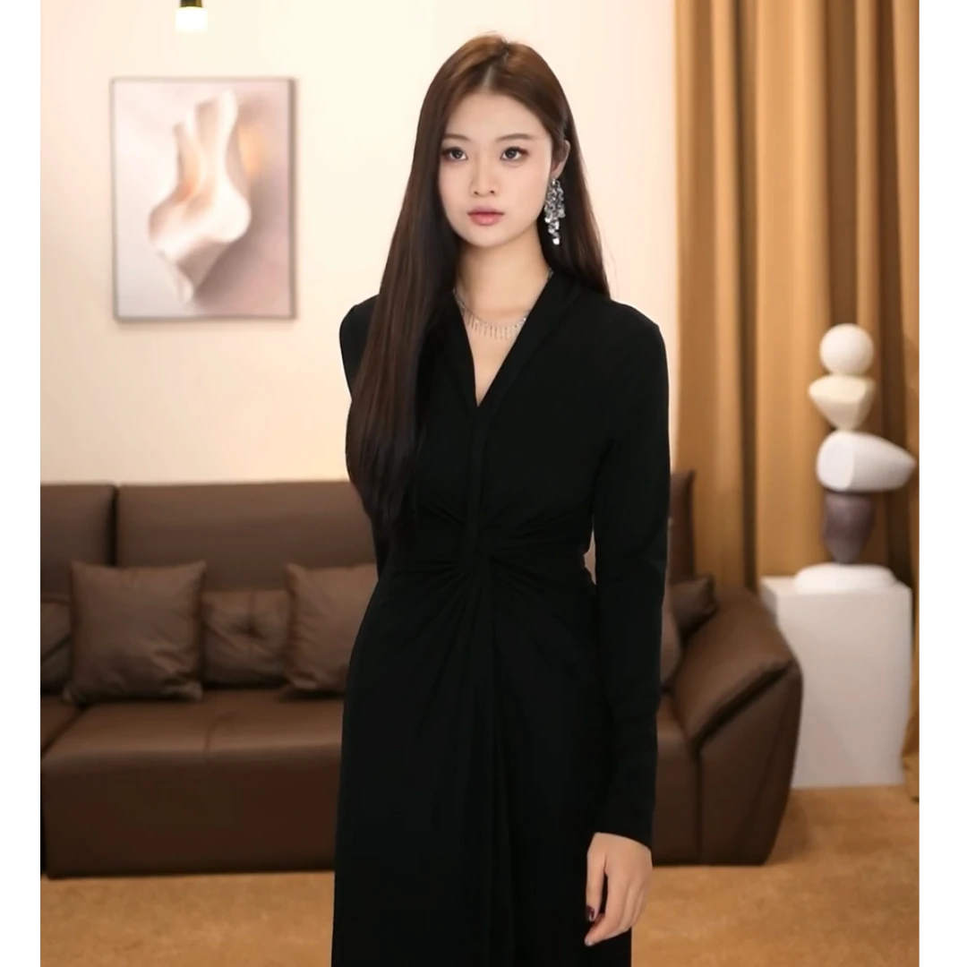 【爱笑】‘’月光舞会‘’春季新款气质时尚长袖黑色V领连衣裙-SW0443