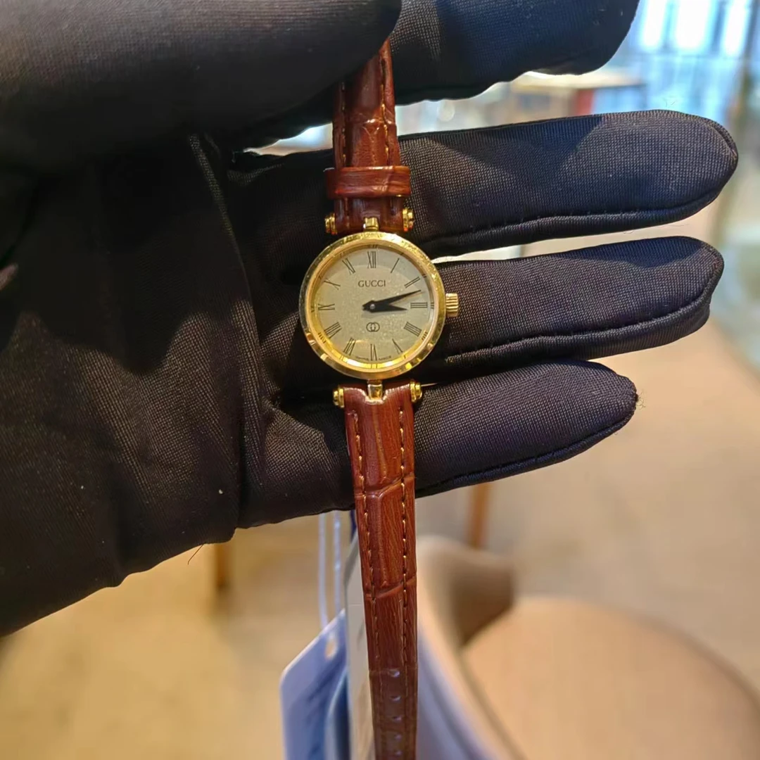 95新 老斑鸠 gucci夹心饼干石英女表/九月/HH/29142768