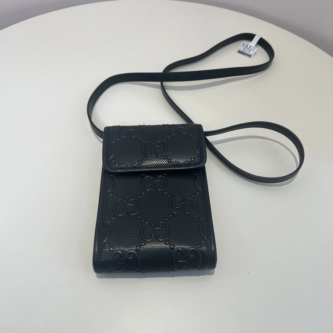 全新未使用 GUCCI/古驰 手机包 经典时尚黑色新款手机包