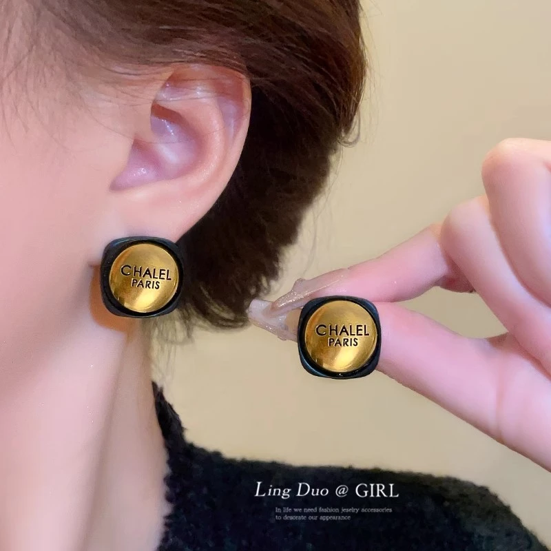 铜合金耳饰 小香风耳钉时尚复古耳环气质高级感字母耳饰品192