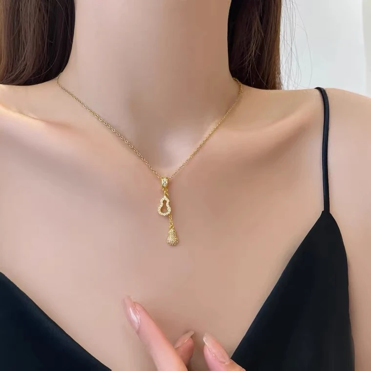 钛钢项链镂空葫芦流苏福禄精致轻奢高级锁骨链女236吊坠素款坠链