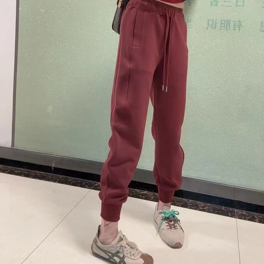 流行款安可拉红自留卫裤