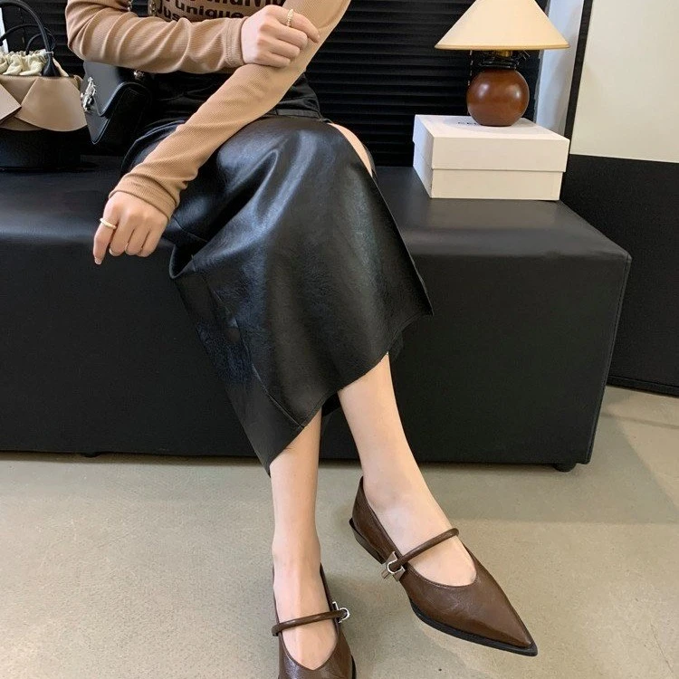法式尖头粗跟低跟单鞋女春秋新款韩版一字扣软皮通 勤玛丽珍鞋