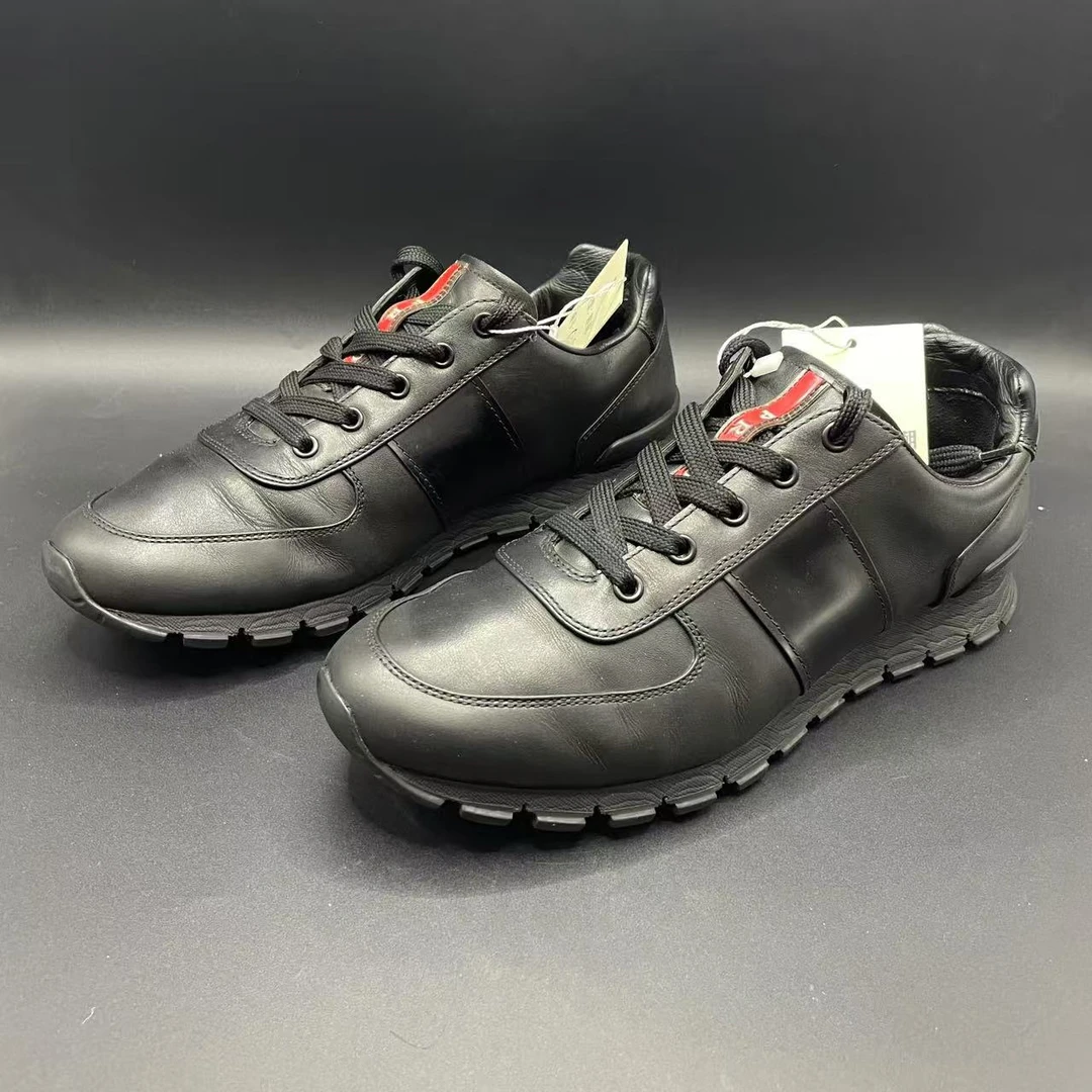 【聚星福利】Prada/普拉达 男士 黑色舒适时尚运动鞋 41欧码 cat385
