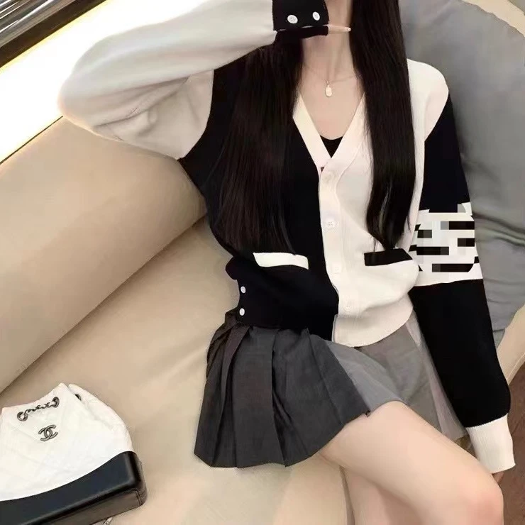 【俩月羊绒】轻奢231921时尚气质针织拼色立体小狗纯羊绒衫