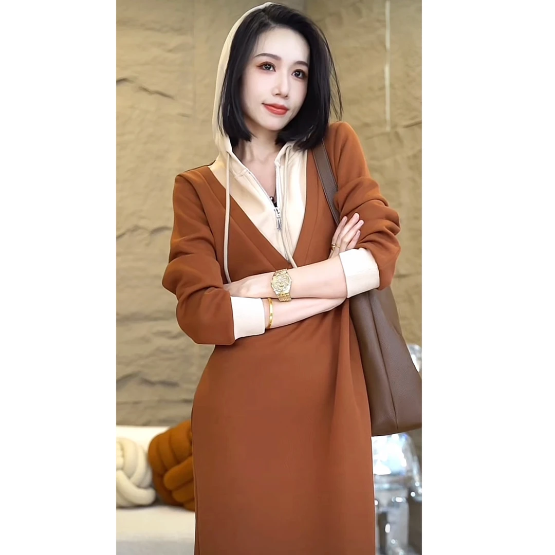 欧颍昇秋冬气质轻奢小众高级感女装裙子收腰连帽减龄连衣裙6938