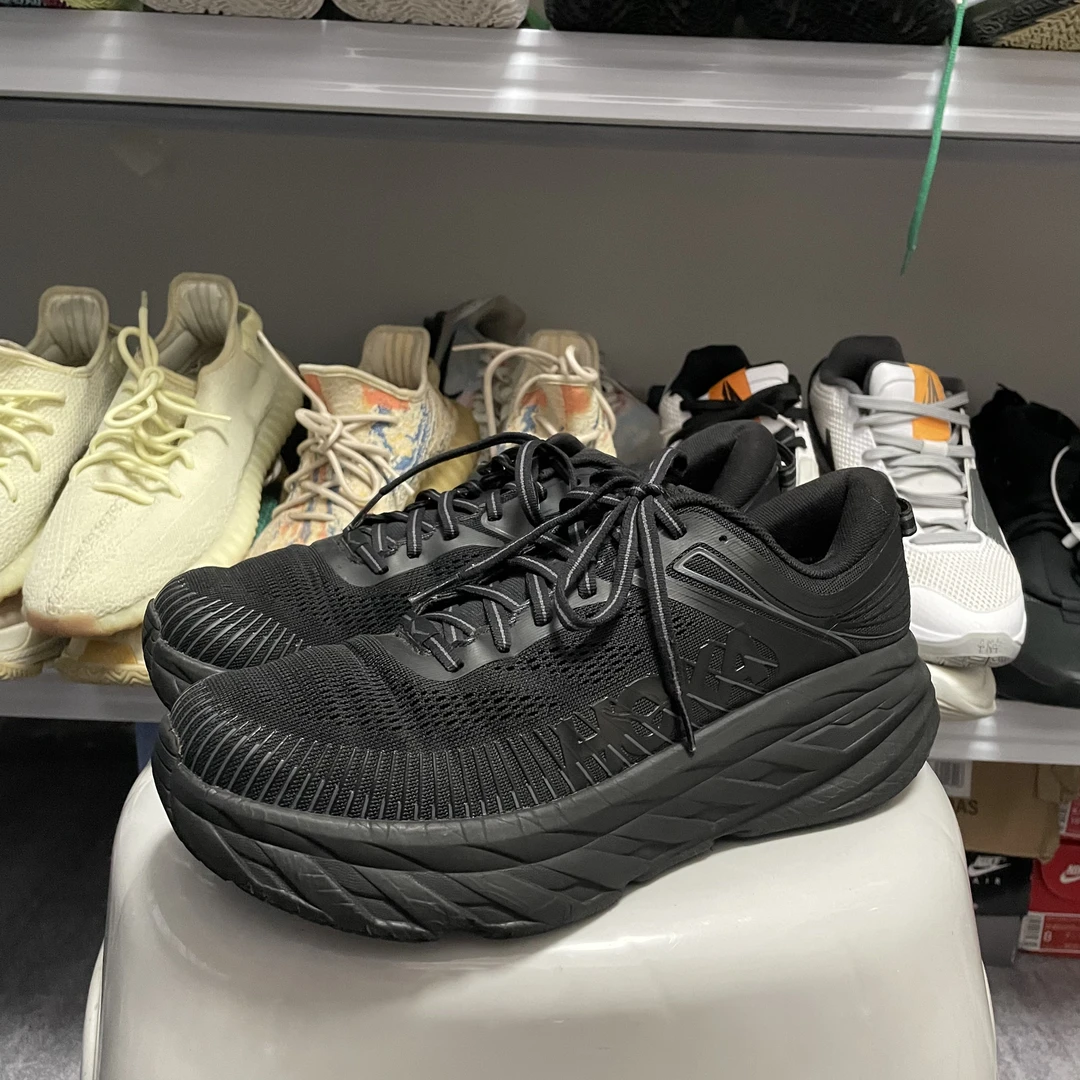 44码/HOKA ONE ONE Bondi 7 纯黑 低帮休闲鞋/公价4099