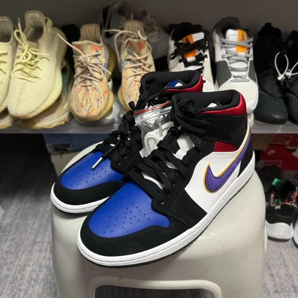 44.5码/Jordan Air Jordan 1 Mid Se 湖人 中帮复古篮球鞋