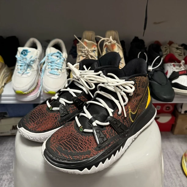 42码/无原盒/Nike Kyrie 7 欧文 中帮实战篮球鞋/公价1309