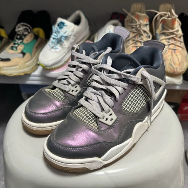38码/Air Jordan 4 变色龙 电光紫 中帮复古篮球鞋/公价1639