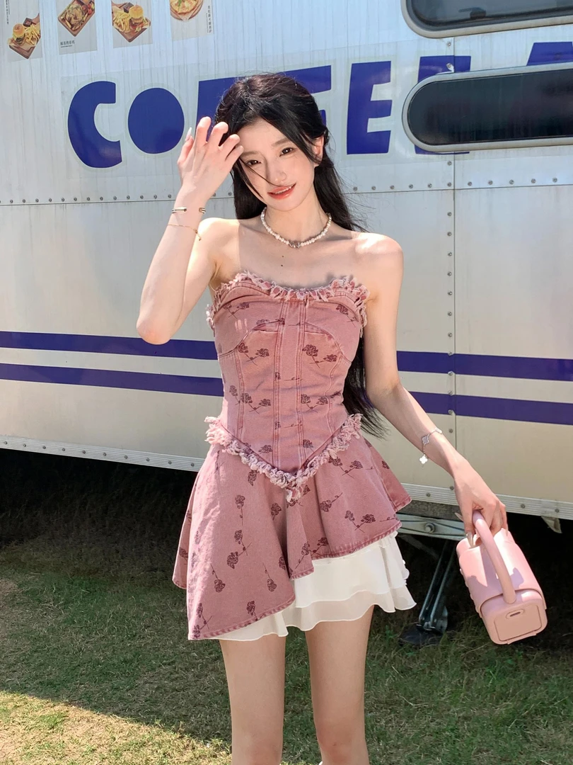 2024夏季新款辣妹碎花粉色牛仔抹胸连衣裙女收腰显瘦气质拼接短裙
