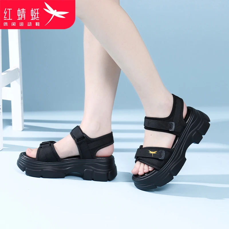 红蜻蜓女鞋新款软底轻便松糕厚底魔术贴运动凉鞋女士百搭沙滩鞋子