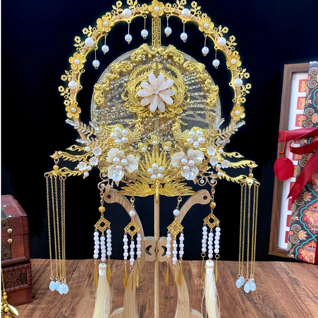 铁合金仿珍珠婚庆饰品 中式团扇秀禾新娘手工喜扇古风成品扇