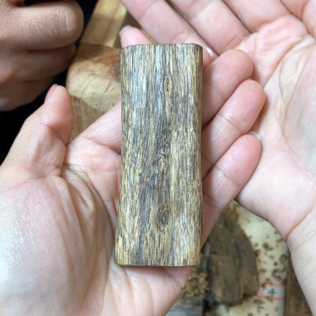 【闪购商品】沉香吊坠周*星白棋楠吊坠22.5克