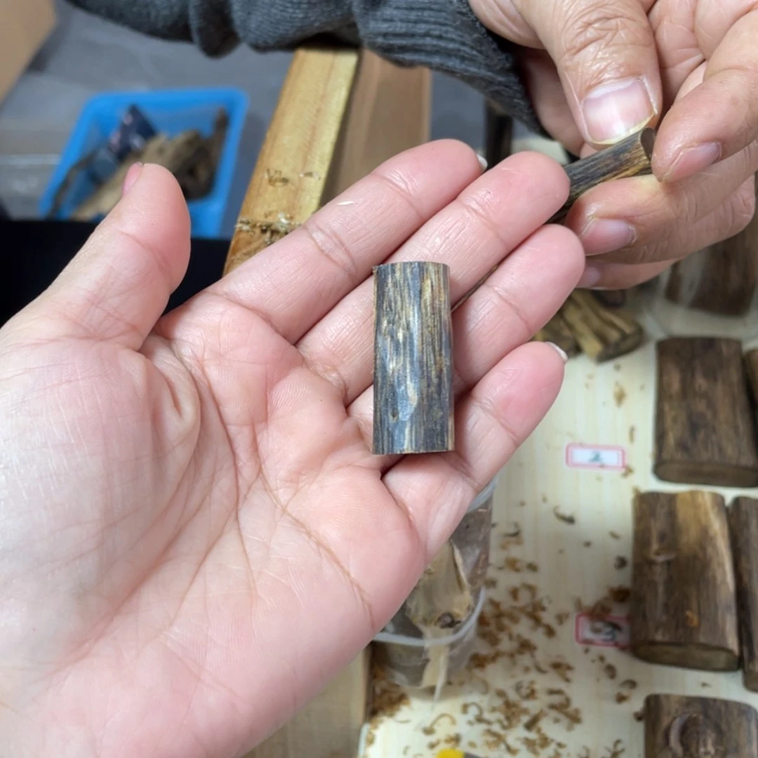 【闪购商品】沉香吊坠绿棋楠素牌2.9克