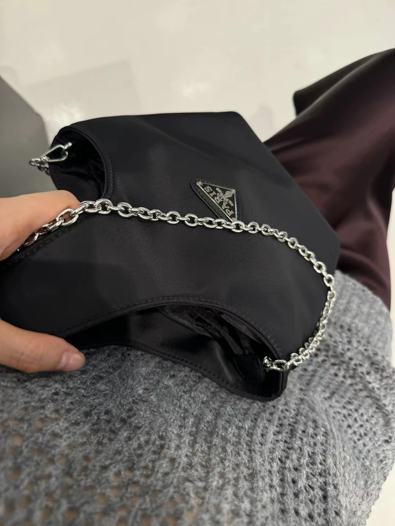 百搭手拿包包高级时尚