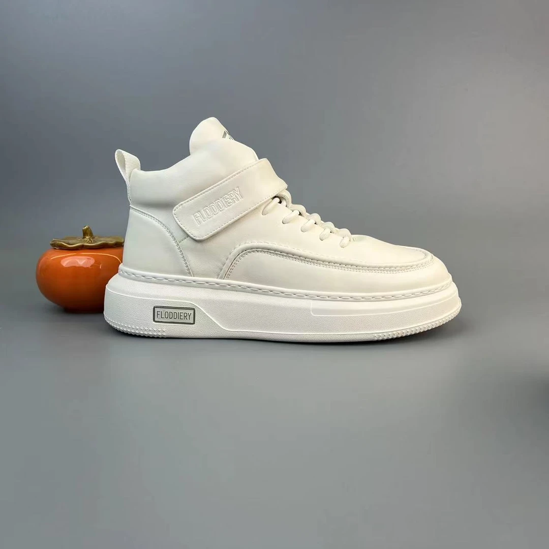 22615品牌断码头层牛皮男士休闲鞋