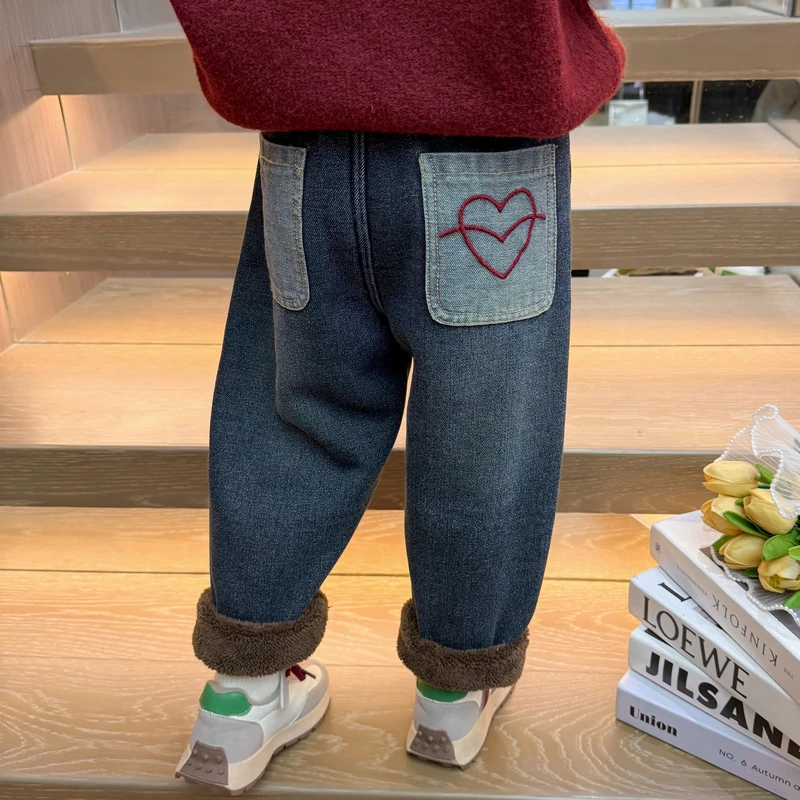 儿童加绒牛仔裤宝宝加厚冬季裤子女童爱心刺绣一体绒休闲牛仔裤潮
