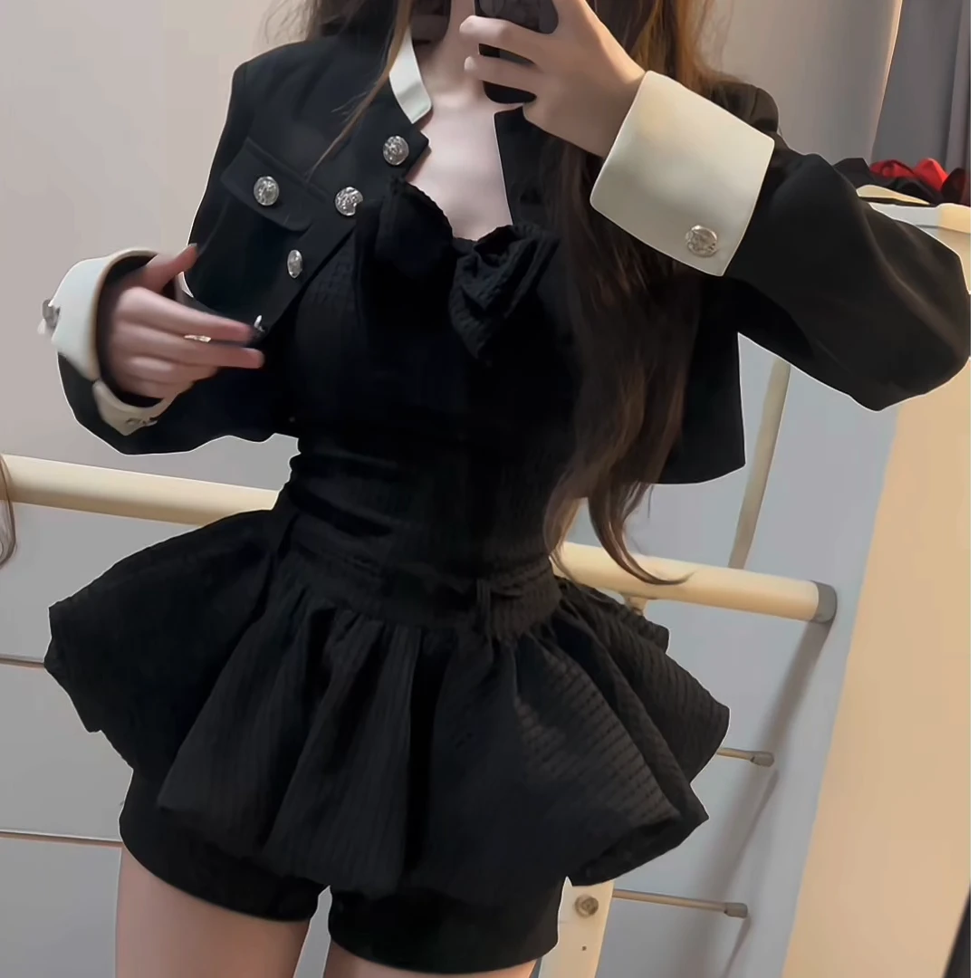 iqcq气球熊黑色小香风单排扣立领短款外套雅丹设计感撞色秋冬新款