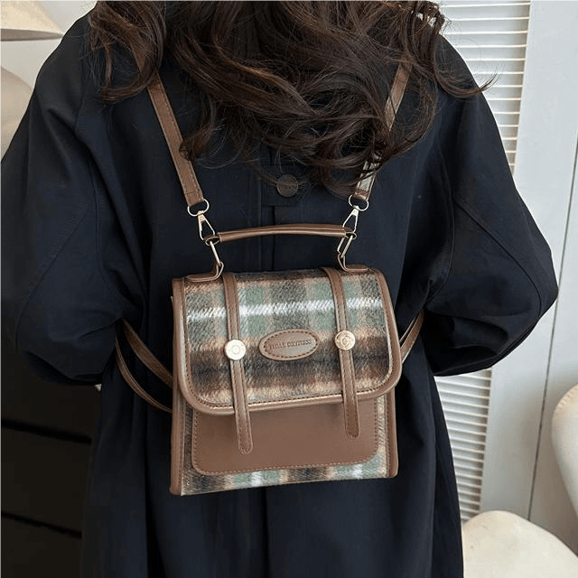 鹏背包女双肩包小众设计包包2023新款秋冬时尚多用手提学院格子书