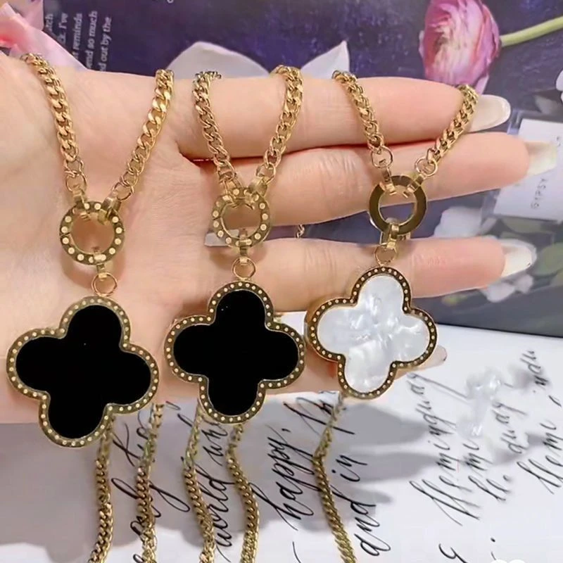 欧美时尚钛钢毛衣链长款四叶草黑白项链女款百搭个性秋冬衣服配饰