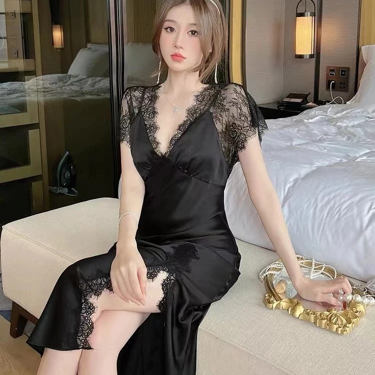吊带冰丝睡裙女夏季睡衣女性气质感薄款显瘦露背带胸垫纯欲风长款