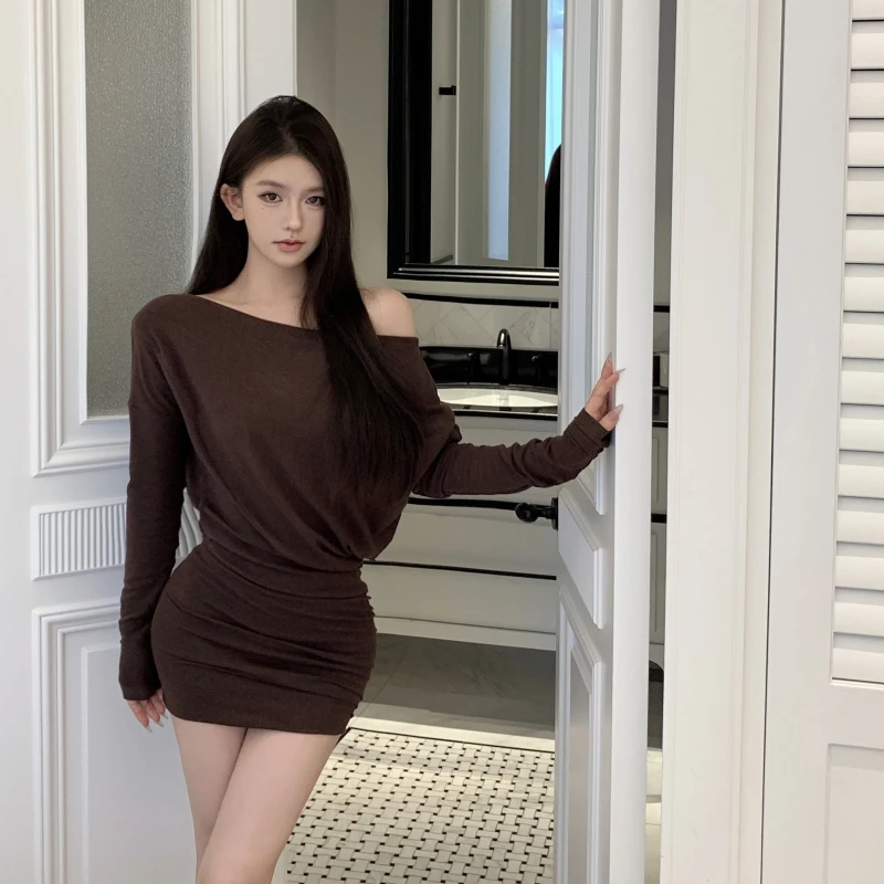 休闲设计感复古女装秋季新款显瘦气质长袖打底百搭包臀褶皱收腰
