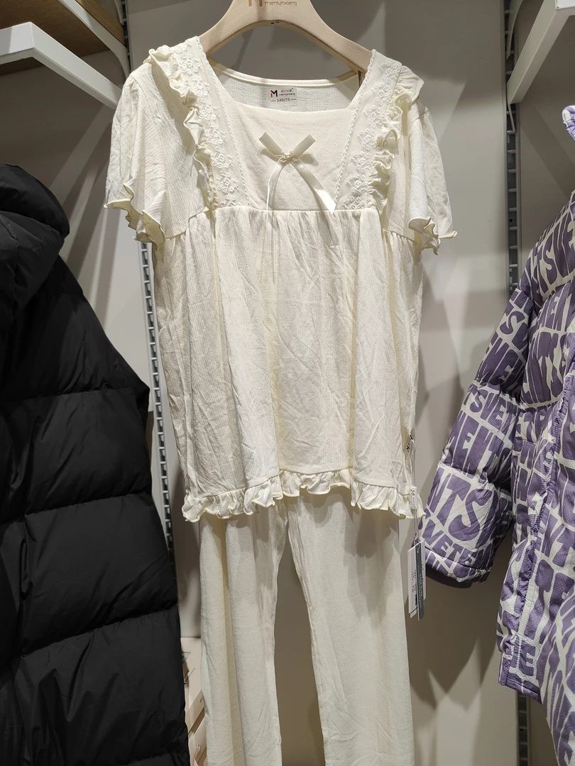 浅黄色女童夏季短袖套装