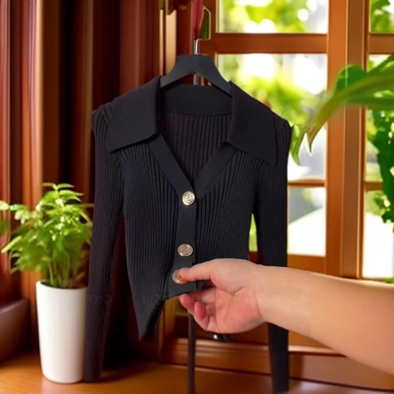 早春女装2025新款时尚气质翻领针织设计感单排扣开衫休闲长袖上衣