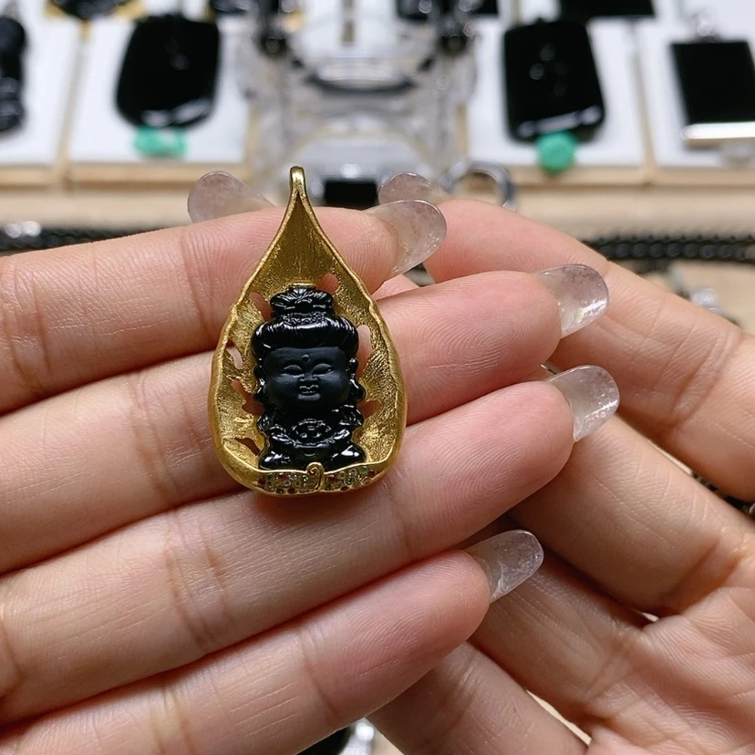 【闪购商品】翡翠颈饰18K金镶嵌鼎*帮