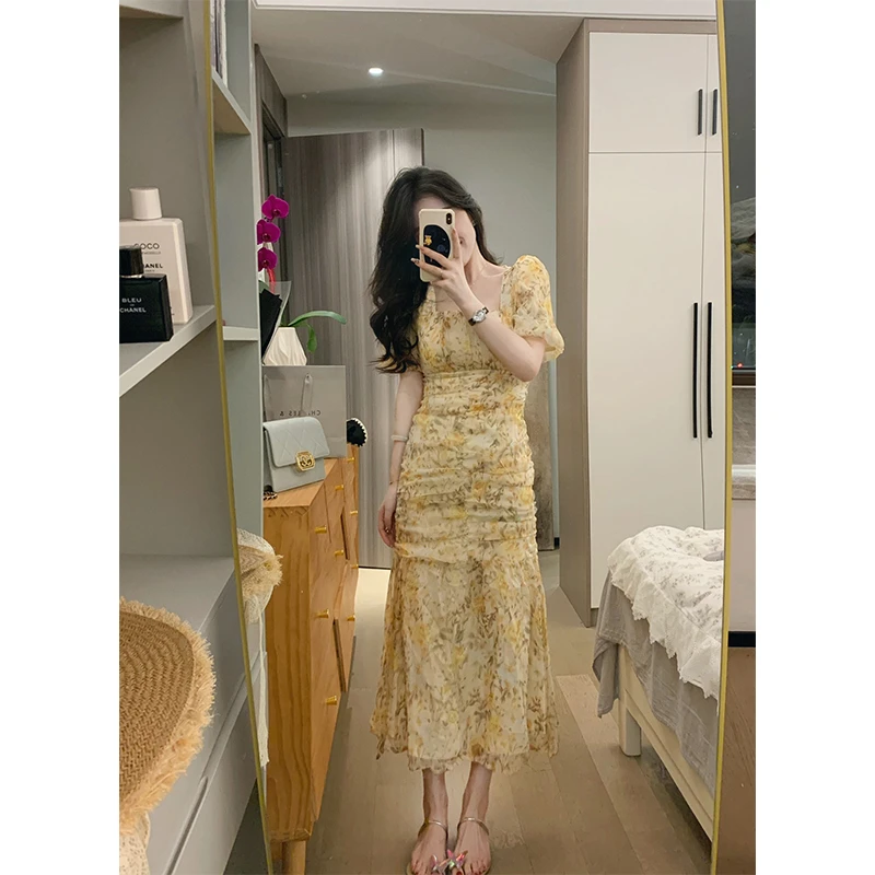 法式初恋碎花短袖方领连衣裙女夏季收腰显瘦甜美减龄小个子中长裙