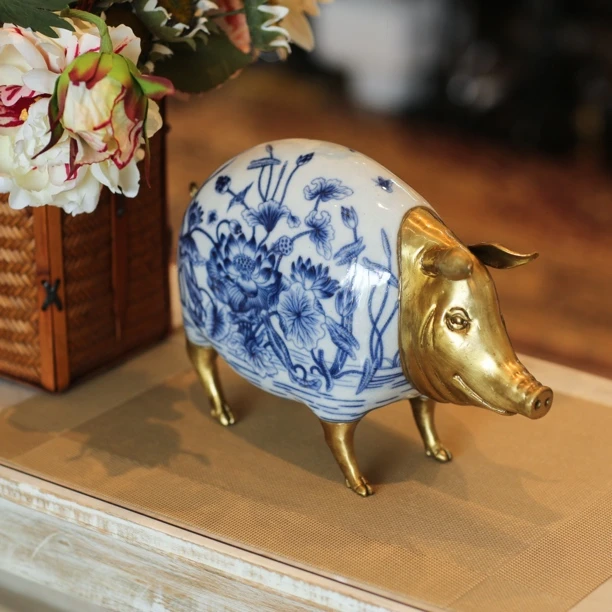 【本尼家】HX15瓷镶铜工艺陶瓷高档装饰青花莲花猪玄关摆件