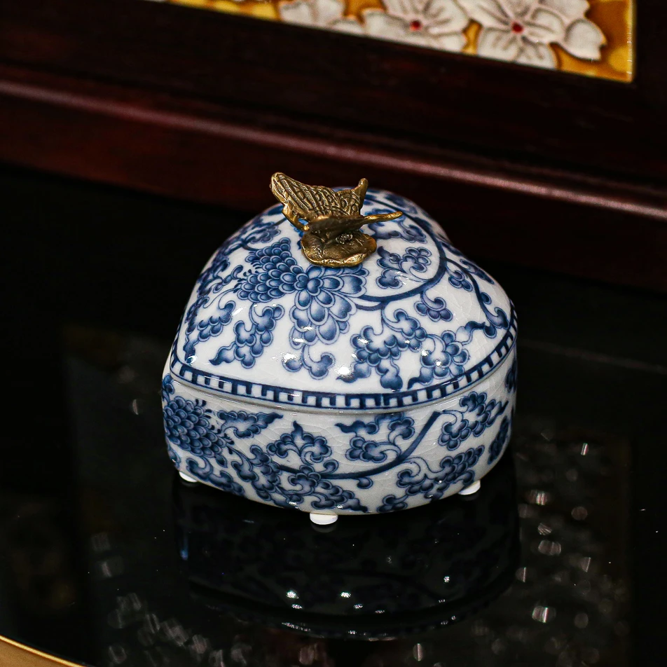 【BENNY本尼家】HX45新中式复古青花陶瓷镶铜蝴蝶首饰盒梳妆台摆