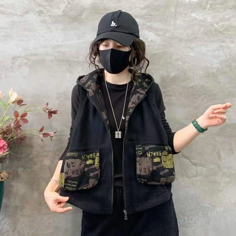 复古拼色印花牛仔马甲女秋季短款连帽马夹宽松显瘦时尚坎肩外套女