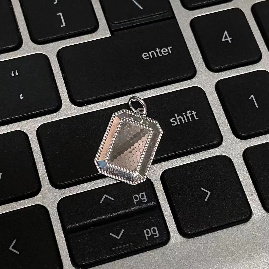 鸿聚隆 吊坠925银 A069小众简约镭射面小方块银吊坠个性百搭银色