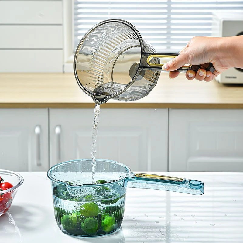 家用厨房摔不破水勺加深加厚长柄塑料大号创意透明舀水瓢洗头勺子